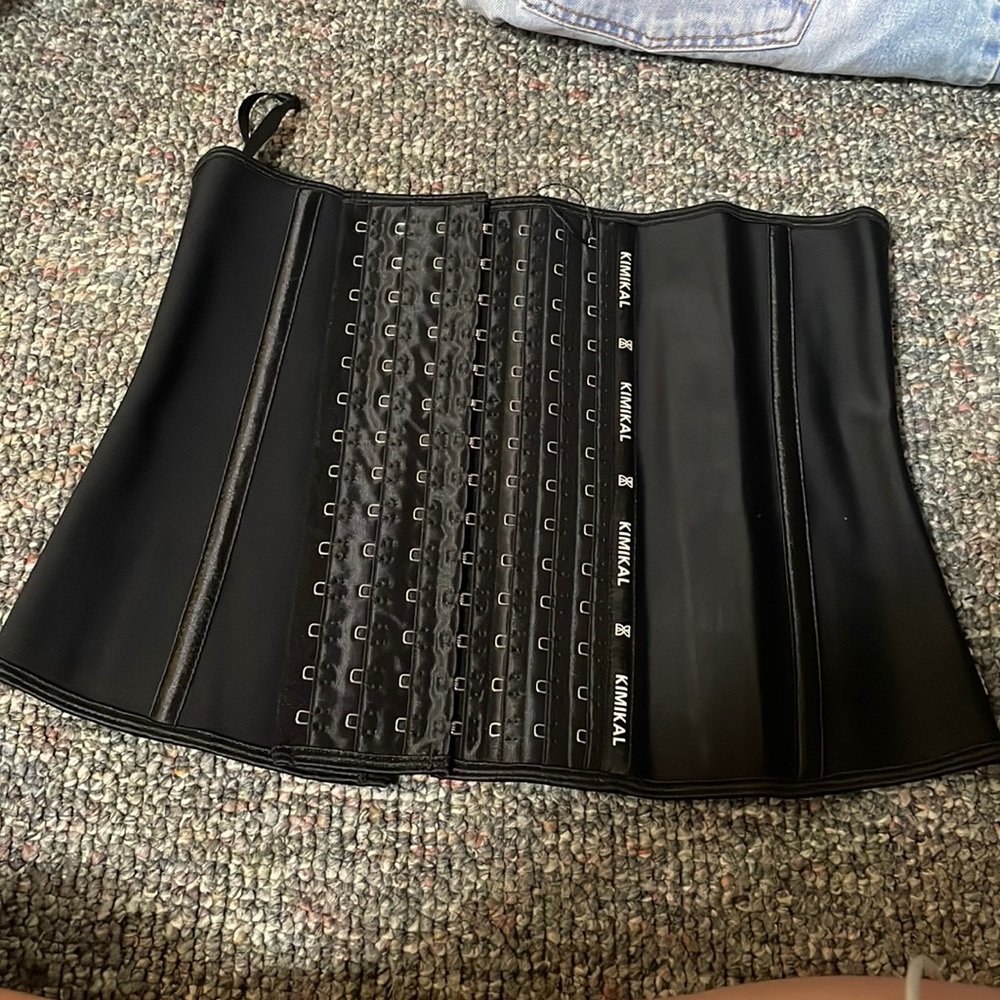 Small waist trainer